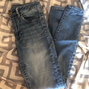 AMERICAN EAGLE 🦅  HIGHWASTED SKIINY JEANS!